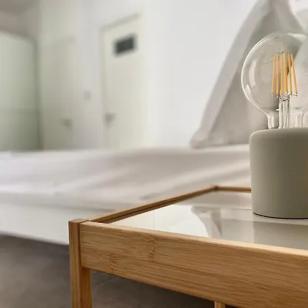 Central, Spacious And Bright 2-bedroom Apartment. *