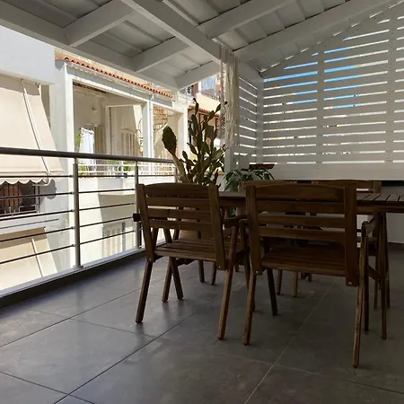 Apartment Central, Spacious And Bright 2-bedroom Apartment.