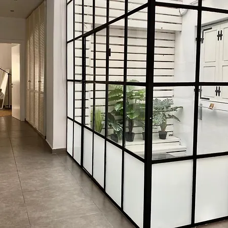 Central, Spacious And Bright 2-bedroom Apartment. *