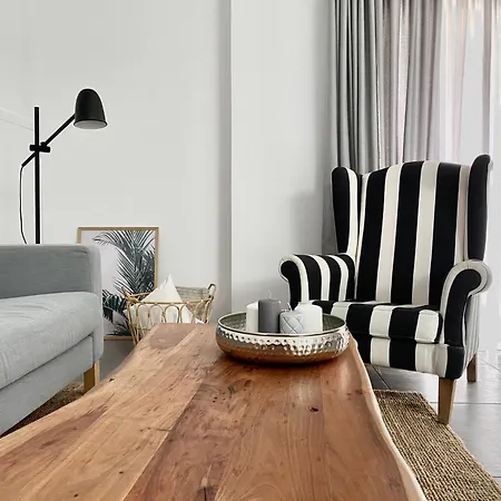 Central, Spacious And Bright 2-bedroom Apartment. Apartment Heraklion (Crete)