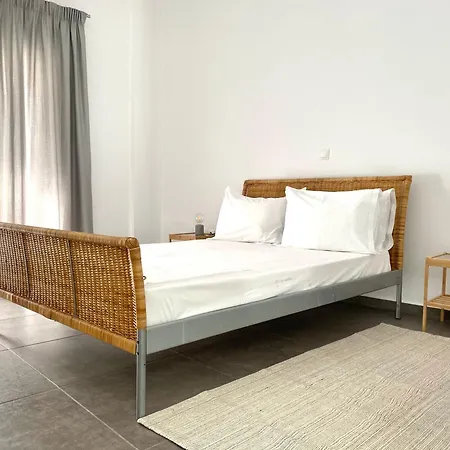Central, Spacious And Bright 2-bedroom Apartment. *