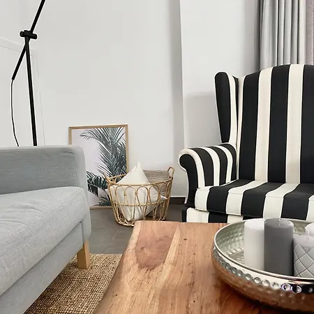 Apartment Central, Spacious And Bright 2-bedroom Apartment.