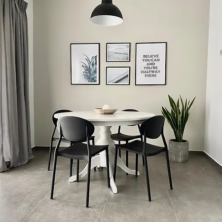 Central, Spacious And Bright 2-bedroom Apartment. Heraklion (Crete)