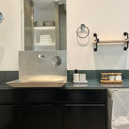 Apartment Central, Spacious And Bright 2-bedroom Apartment. Heraklion (Crete)