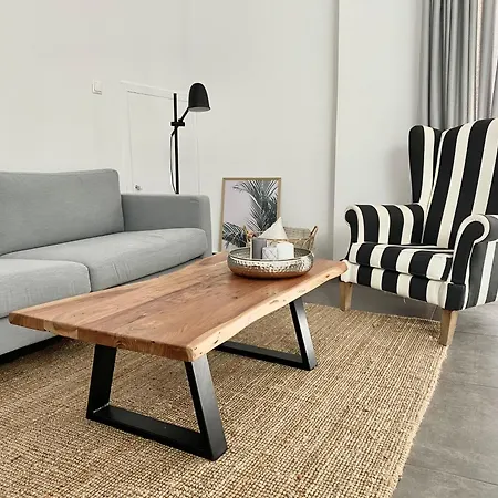 Central, Spacious And Bright 2-bedroom Apartment.
