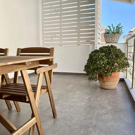 Central, Spacious And Bright 2-bedroom Apartment. Héraklion